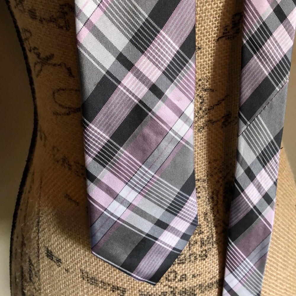 Perry Ellis tie - Picture 2 of 4